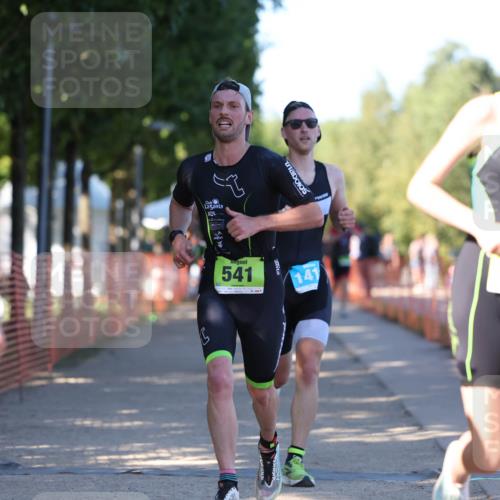 07.09.2025 - 19. Norderstedt Triathlon Michael Strokosch http://msf.ph/oto/8768893 07.09.2025 16:21:42 Laufen 365, 490, 504, 522, 541, 1089, 1411 meine-sportfotos.de