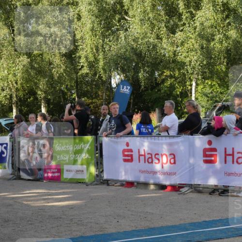 07.09.2025 - 19. Norderstedt Triathlon Zöllner http://msf.ph/oto/8769085 07.09.2025 09:50:11 Ziel 597, 634 meine-sportfotos.de
