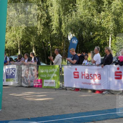 07.09.2025 - 19. Norderstedt Triathlon Zöllner http://msf.ph/oto/8769219 07.09.2025 09:51:23 Ziel 575, 602, 608, 615, 616, 622 meine-sportfotos.de