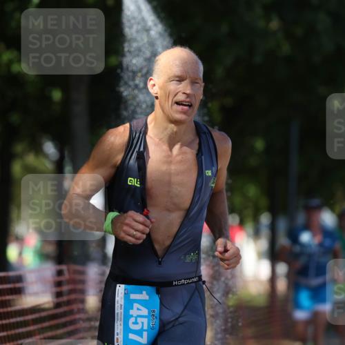 07.09.2025 - 19. Norderstedt Triathlon Michael Strokosch http://msf.ph/oto/8769240 07.09.2025 15:27:14 Laufen 441, 1457, 1507 meine-sportfotos.de