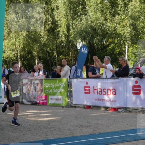 07.09.2025 - 19. Norderstedt Triathlon Zöllner http://msf.ph/oto/8769254 07.09.2025 09:51:28 Ziel 602, 606, 616, 621 meine-sportfotos.de