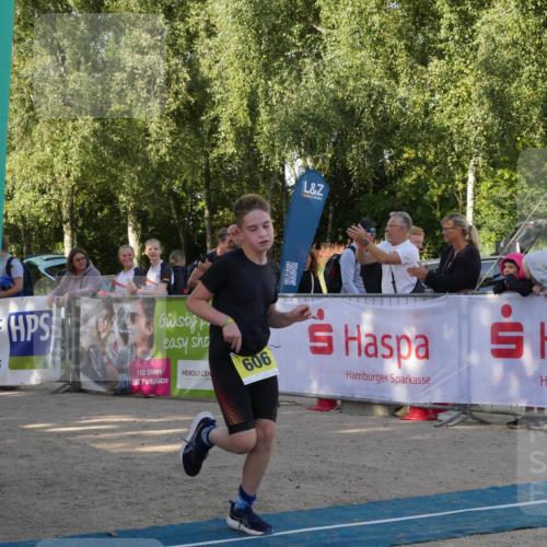 07.09.2025 - 19. Norderstedt Triathlon Zöllner http://msf.ph/oto/8769261 07.09.2025 09:51:29 Ziel 602, 606, 616, 621 meine-sportfotos.de