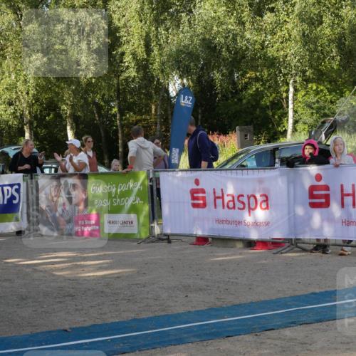 07.09.2025 - 19. Norderstedt Triathlon Zöllner http://msf.ph/oto/8769313 07.09.2025 09:52:31 Ziel 579, 580, 631 meine-sportfotos.de