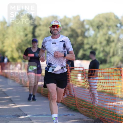 07.09.2025 - 19. Norderstedt Triathlon Michael Strokosch http://msf.ph/oto/8769320 07.09.2025 16:23:21 Laufen 362, 518, 537, 538, 543, 878, 943, 1046, 1433, 1561 meine-sportfotos.de