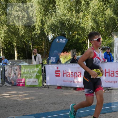 07.09.2025 - 19. Norderstedt Triathlon Zöllner http://msf.ph/oto/8769344 07.09.2025 09:53:35 Ziel 558, 596 meine-sportfotos.de