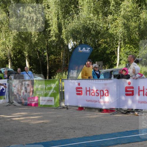 07.09.2025 - 19. Norderstedt Triathlon Zöllner http://msf.ph/oto/8769354 07.09.2025 09:53:45 Ziel 558, 589, 610 meine-sportfotos.de