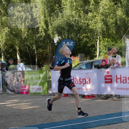 07.09.2025 - 19. Norderstedt Triathlon Zöllner http://msf.ph/oto/8769366 07.09.2025 09:53:47 Ziel 589, 610 meine-sportfotos.de