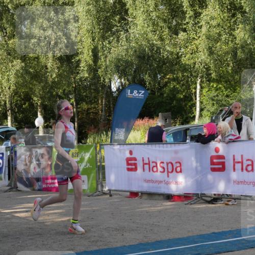 07.09.2025 - 19. Norderstedt Triathlon Zöllner http://msf.ph/oto/8769421 07.09.2025 09:55:06 Ziel 571, 628 meine-sportfotos.de