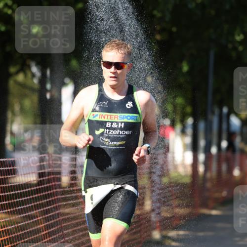 07.09.2025 - 19. Norderstedt Triathlon Michael Strokosch http://msf.ph/oto/8769437 07.09.2025 15:28:16 Laufen 977, 1034 meine-sportfotos.de