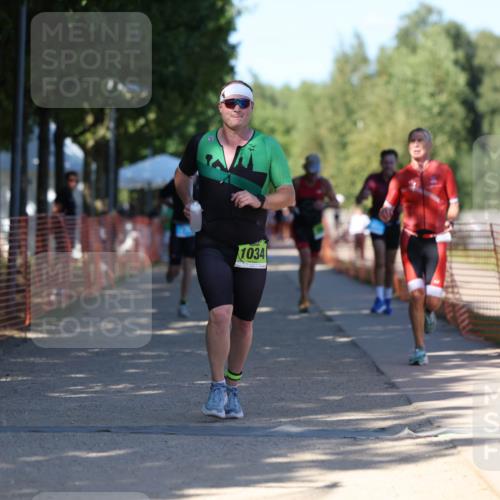 07.09.2025 - 19. Norderstedt Triathlon Michael Strokosch http://msf.ph/oto/8769451 07.09.2025 15:28:21 Laufen 879, 977, 1034, 1465 meine-sportfotos.de