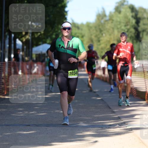 07.09.2025 - 19. Norderstedt Triathlon Michael Strokosch http://msf.ph/oto/8769457 07.09.2025 15:28:21 Laufen 879, 977, 1034, 1465 meine-sportfotos.de