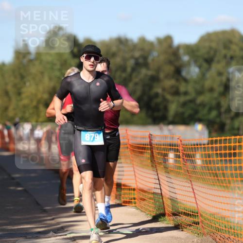 07.09.2025 - 19. Norderstedt Triathlon Michael Strokosch http://msf.ph/oto/8769481 07.09.2025 15:28:25 Laufen 879, 977, 1034, 1465 meine-sportfotos.de