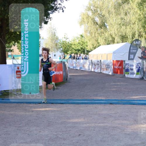 07.09.2025 - 19. Norderstedt Triathlon Zöllner http://msf.ph/oto/8769506 07.09.2025 09:12:18 Ziel 1 meine-sportfotos.de