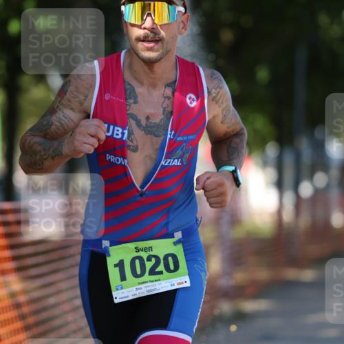 07.09.2025 - 19. Norderstedt Triathlon Michael Strokosch http://msf.ph/oto/8769871 07.09.2025 15:29:22 Laufen 987 meine-sportfotos.de