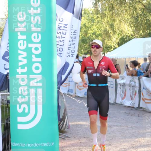 07.09.2025 - 19. Norderstedt Triathlon Zöllner http://msf.ph/oto/8769875 07.09.2025 16:40:42 Ziel 1553, 1573 meine-sportfotos.de