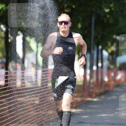 07.09.2025 - 19. Norderstedt Triathlon Michael Strokosch http://msf.ph/oto/8769899 07.09.2025 15:29:25 Laufen 1029 meine-sportfotos.de