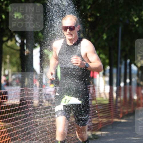 07.09.2025 - 19. Norderstedt Triathlon Michael Strokosch http://msf.ph/oto/8769903 07.09.2025 15:29:25 Laufen 1029 meine-sportfotos.de