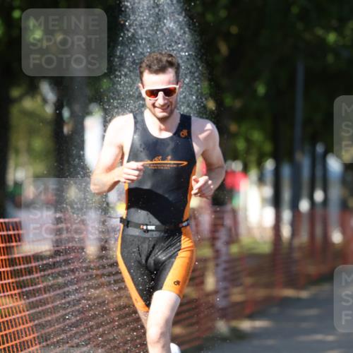07.09.2025 - 19. Norderstedt Triathlon Michael Strokosch http://msf.ph/oto/8769941 07.09.2025 15:29:32 Laufen 395, 1022, 1029, 1478 meine-sportfotos.de