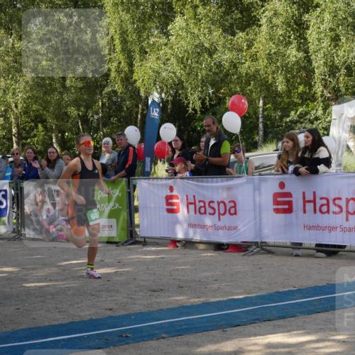 07.09.2025 - 19. Norderstedt Triathlon Zöllner http://msf.ph/oto/8769960 07.09.2025 10:51:20 Ziel 687 meine-sportfotos.de