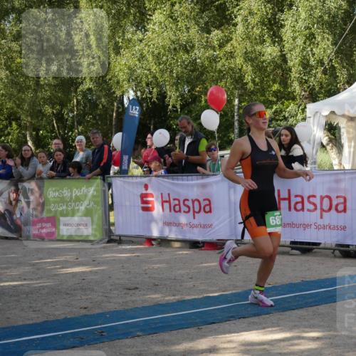 07.09.2025 - 19. Norderstedt Triathlon Zöllner http://msf.ph/oto/8769975 07.09.2025 10:51:21 Ziel 687 meine-sportfotos.de