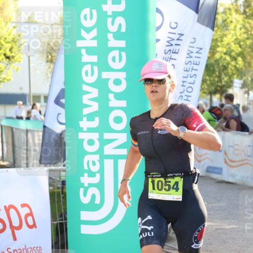 07.09.2025 - 19. Norderstedt Triathlon Zöllner http://msf.ph/oto/8769990 07.09.2025 16:41:01 Ziel 407, 1054 meine-sportfotos.de