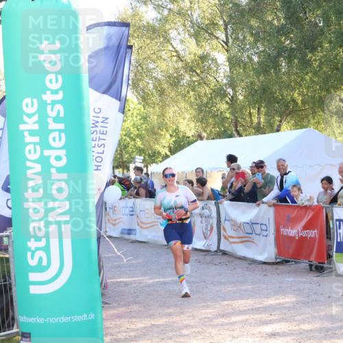 07.09.2025 - 19. Norderstedt Triathlon Zöllner http://msf.ph/oto/8770011 07.09.2025 16:41:03 Ziel 407, 1054 meine-sportfotos.de