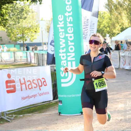 07.09.2025 - 19. Norderstedt Triathlon Zöllner http://msf.ph/oto/8770083 07.09.2025 16:41:13 Ziel 1059, 1090 meine-sportfotos.de