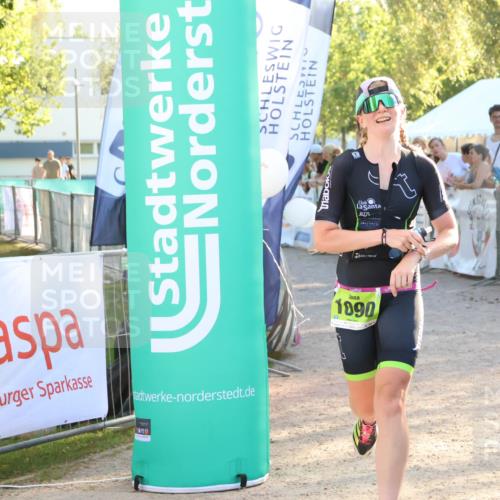 07.09.2025 - 19. Norderstedt Triathlon Zöllner http://msf.ph/oto/8770122 07.09.2025 16:41:16 Ziel 1059, 1090 meine-sportfotos.de