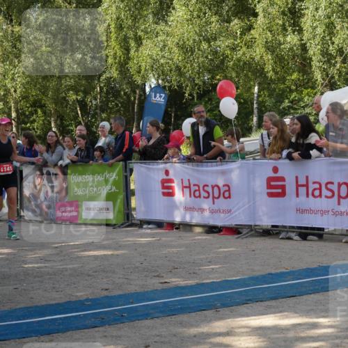 07.09.2025 - 19. Norderstedt Triathlon Zöllner http://msf.ph/oto/8770141 07.09.2025 10:52:20 Ziel 667, 1114, 1141 meine-sportfotos.de