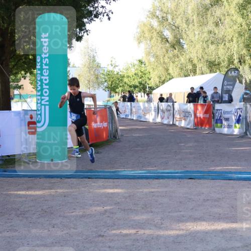 07.09.2025 - 19. Norderstedt Triathlon Zöllner http://msf.ph/oto/8770143 07.09.2025 09:17:15 Ziel 15, 36, 40 meine-sportfotos.de