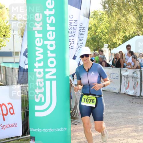 07.09.2025 - 19. Norderstedt Triathlon Zöllner http://msf.ph/oto/8770175 07.09.2025 16:41:31 Ziel 1076, 1592 meine-sportfotos.de