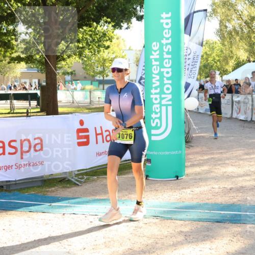 07.09.2025 - 19. Norderstedt Triathlon Zöllner http://msf.ph/oto/8770196 07.09.2025 16:41:32 Ziel 1076, 1592 meine-sportfotos.de