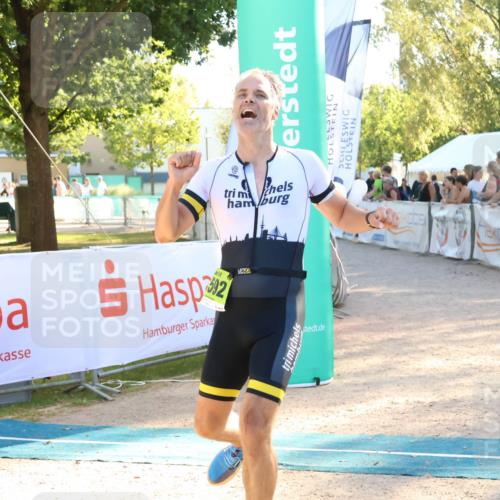 07.09.2025 - 19. Norderstedt Triathlon Zöllner http://msf.ph/oto/8770243 07.09.2025 16:41:35 Ziel 1076, 1592 meine-sportfotos.de
