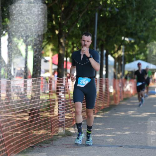 07.09.2025 - 19. Norderstedt Triathlon Michael Strokosch http://msf.ph/oto/8770256 07.09.2025 15:29:58 Laufen 398, 877, 1414 meine-sportfotos.de