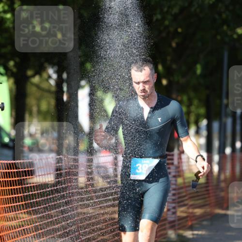 07.09.2025 - 19. Norderstedt Triathlon Michael Strokosch http://msf.ph/oto/8770288 07.09.2025 15:30:00 Laufen 398, 877, 1414 meine-sportfotos.de