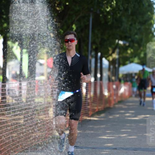 07.09.2025 - 19. Norderstedt Triathlon Michael Strokosch http://msf.ph/oto/8770340 07.09.2025 15:30:05 Laufen 460, 877 meine-sportfotos.de