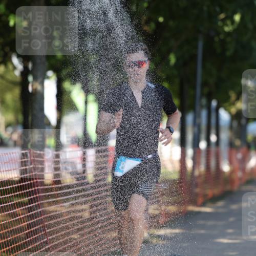 07.09.2025 - 19. Norderstedt Triathlon Michael Strokosch http://msf.ph/oto/8770351 07.09.2025 15:30:06 Laufen 460, 877 meine-sportfotos.de