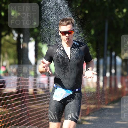 07.09.2025 - 19. Norderstedt Triathlon Michael Strokosch http://msf.ph/oto/8770365 07.09.2025 15:30:06 Laufen 460, 877 meine-sportfotos.de