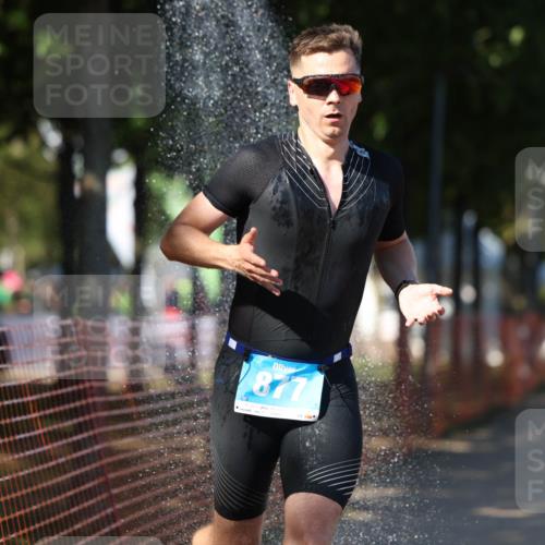 07.09.2025 - 19. Norderstedt Triathlon Michael Strokosch http://msf.ph/oto/8770370 07.09.2025 15:30:07 Laufen 460, 877 meine-sportfotos.de