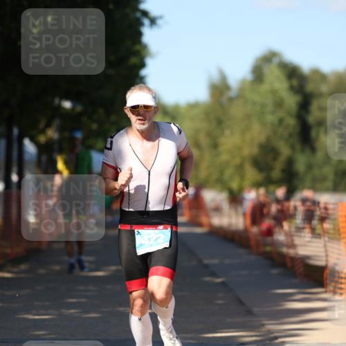 07.09.2025 - 19. Norderstedt Triathlon Michael Strokosch http://msf.ph/oto/8770403 07.09.2025 15:30:12 Laufen 374, 460, 1032 meine-sportfotos.de