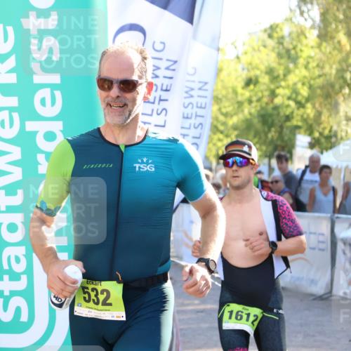07.09.2025 - 19. Norderstedt Triathlon Zöllner http://msf.ph/oto/8770444 07.09.2025 16:42:27 Ziel 532, 1612 meine-sportfotos.de