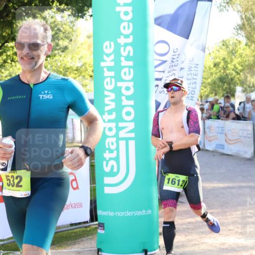07.09.2025 - 19. Norderstedt Triathlon Zöllner http://msf.ph/oto/8770453 07.09.2025 16:42:28 Ziel 532, 1612 meine-sportfotos.de