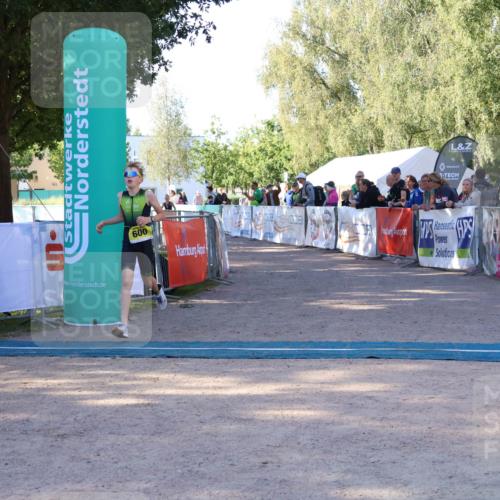 07.09.2025 - 19. Norderstedt Triathlon Zöllner http://msf.ph/oto/8770477 07.09.2025 09:46:03 Ziel 557, 600 meine-sportfotos.de