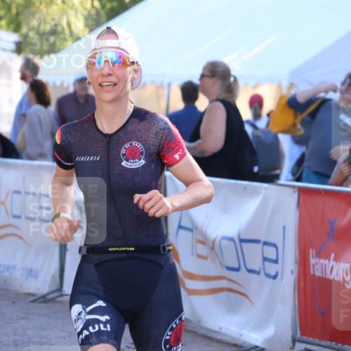 07.09.2025 - 19. Norderstedt Triathlon Zöllner http://msf.ph/oto/8770478 07.09.2025 16:42:46 Ziel 1050 meine-sportfotos.de