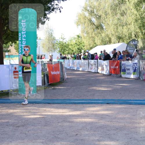 07.09.2025 - 19. Norderstedt Triathlon Zöllner http://msf.ph/oto/8770482 07.09.2025 09:46:04 Ziel 557, 600 meine-sportfotos.de