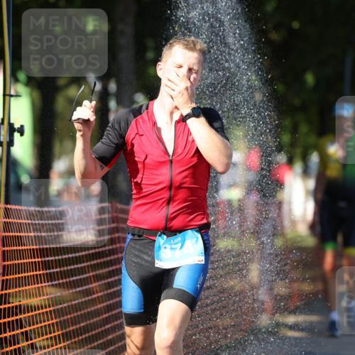 07.09.2025 - 19. Norderstedt Triathlon Michael Strokosch http://msf.ph/oto/8770484 07.09.2025 15:30:17 Laufen 374, 1032 meine-sportfotos.de