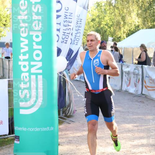 07.09.2025 - 19. Norderstedt Triathlon Zöllner http://msf.ph/oto/8770550 07.09.2025 16:42:54 Ziel 516, 1050, 1603 meine-sportfotos.de