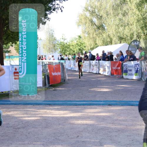 07.09.2025 - 19. Norderstedt Triathlon Zöllner http://msf.ph/oto/8770582 07.09.2025 09:46:55 Ziel 556, 570, 633 meine-sportfotos.de
