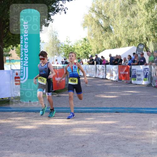 07.09.2025 - 19. Norderstedt Triathlon Zöllner http://msf.ph/oto/8770643 07.09.2025 09:47:15 Ziel 562, 609 meine-sportfotos.de