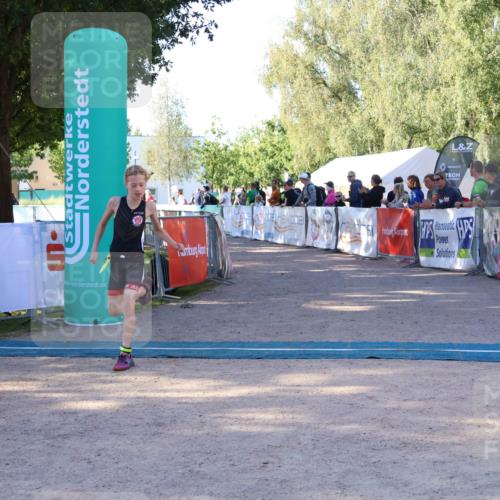 07.09.2025 - 19. Norderstedt Triathlon Zöllner http://msf.ph/oto/8770659 07.09.2025 09:47:35 Ziel 586 meine-sportfotos.de